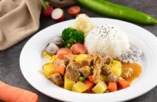 蔬菜饮食咖喱牛肉盖饭