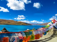 西藏羊卓雍措自然风光